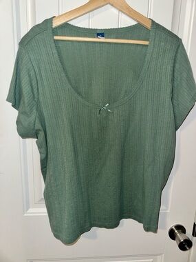 Old Navy Sage Green Short Sleeve Scoop Neck Tee